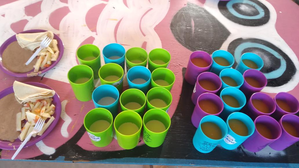 Este lunes 13 de septiembre abrimos el desayunador de arroyos y cholla atendemos a 30 niños nuestro padrino fue el <a href="/BarrazaAlmazan/">Norberto Barraza Almazán</a> gracias por su donación siempre al pendiente te invitamos a donar al desayunador comunicate al 6623426159