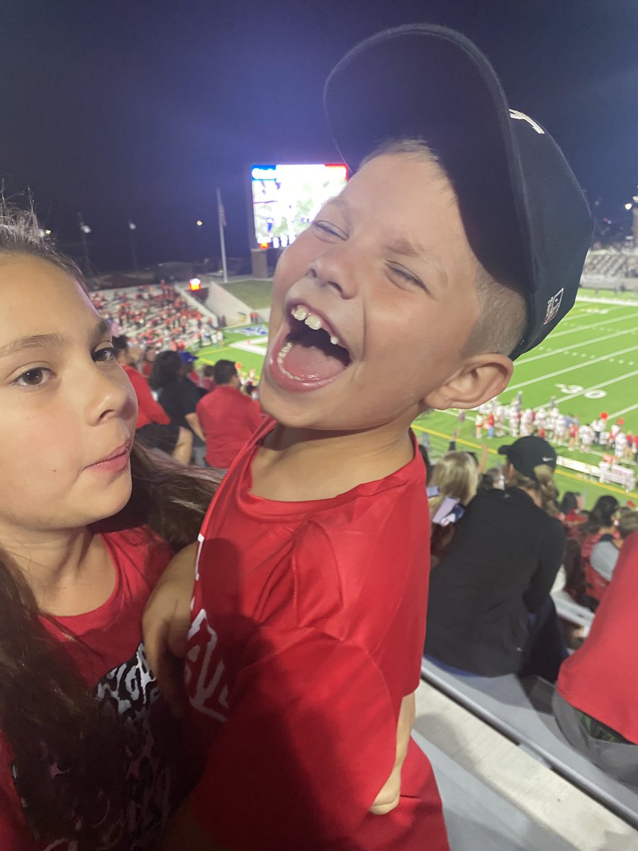 MrsFriedrichs's tweet photo. Friday Night Lights #football #tomballtexas #patrioticgame https://t.co/yu8BB1RN4G
