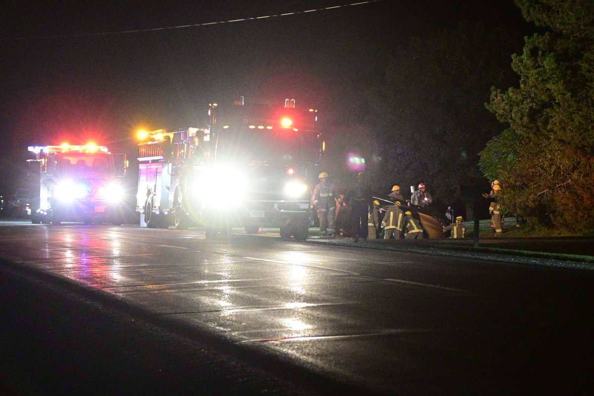 HooksHalligans's tweet photo. Chatham-Kent Fire,  station 16 on scene of a single vehicle rollover on Middle Line near Bloomfield Road. No entrapment, no injuries. Biff 1. https://t.co/trR9JsT9UG