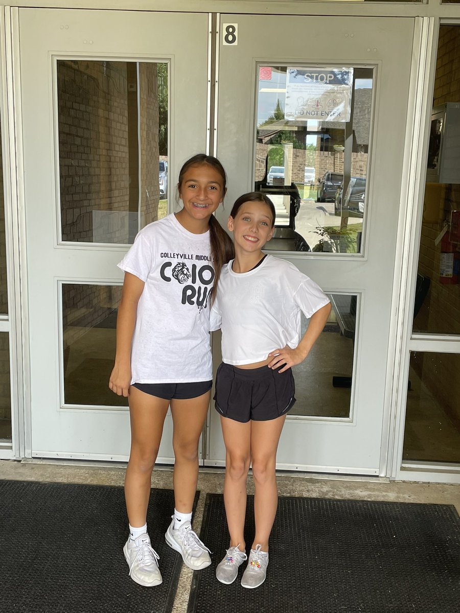 kamryn_ries's tweet image. @CmsColts comp cheer team tryouts today! So much fun &amp;amp; great meeting you @Kgodbee111!! #cmscolts