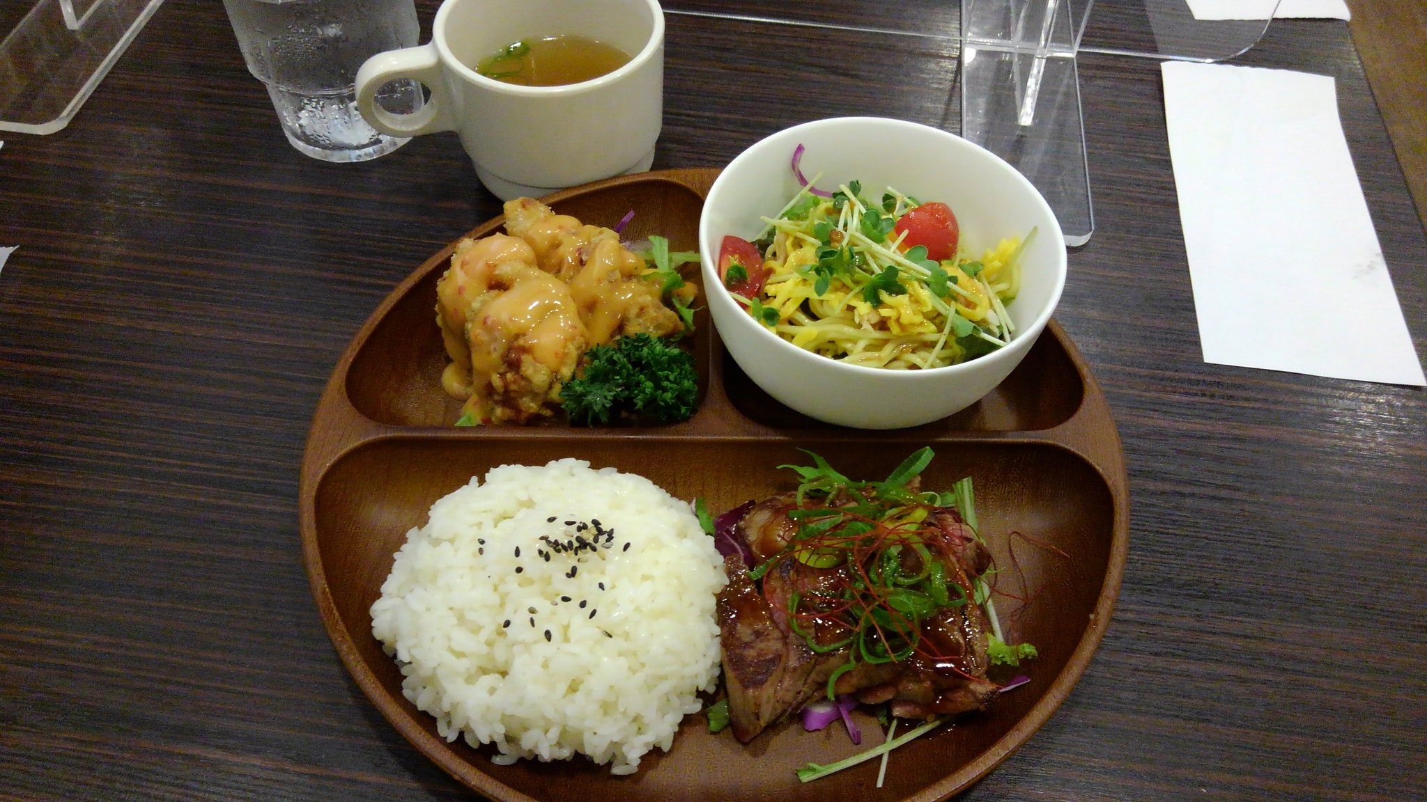 もりよん 南港atcでランチ ランチプレートめちゃうまかった 1000円だけど満足度100 T Co Mtlueyc9bq Twitter