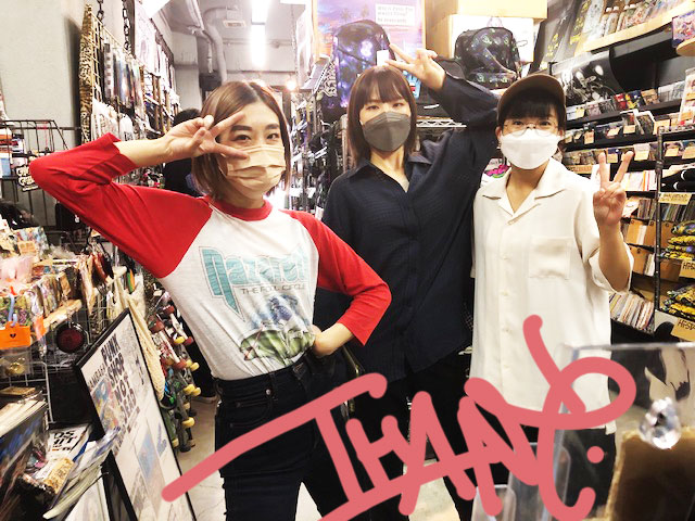 あらためてHump Backのみんなが登場！！ありがと～～！！！今日は開店