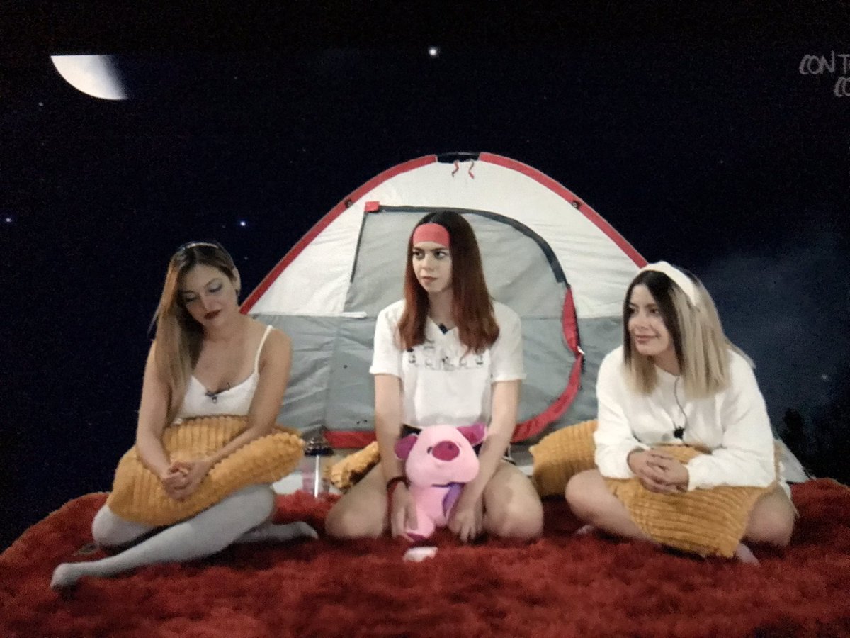 wampy_d's tweet photo. Nada mejor que ver #ConTodoMenosConMiedo a las chicas #Escamillitas las #Yamis @yamycoo @yamirootz15 y mi crush por siempre @soyAleValencia1 https://t.co/g1Ysb0aCXF
