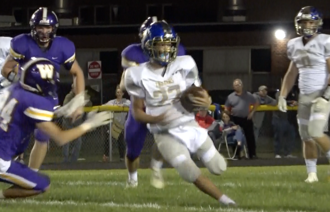 Channel1450com's tweet photo. Williamsville hangs on to beat Maroa-Forsyth in Week Five in another instant classic between the two Sangamo rivals. We've got all the big plays and highlights right here:
https://t.co/UYxLRQ2UwZ https://t.co/x0xOIvUm3K