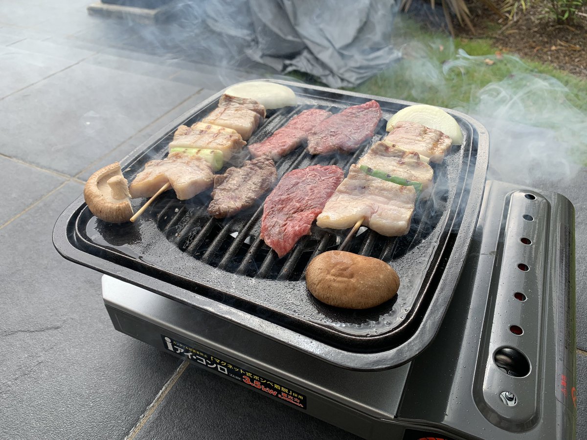 Jato_sun's tweet photo. F井先輩を少し真似て
庭焼肉🔥 https://t.co/b2ZbzaDFYh