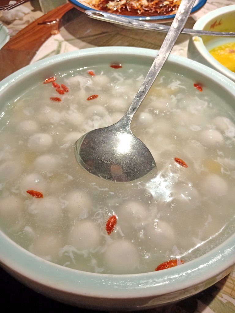 EOukashin's tweet photo. The weather today finally feels like autumn🍂so eating hairy crabs can be on the agenda🦀😃 https://t.co/ftSIxIeQxT