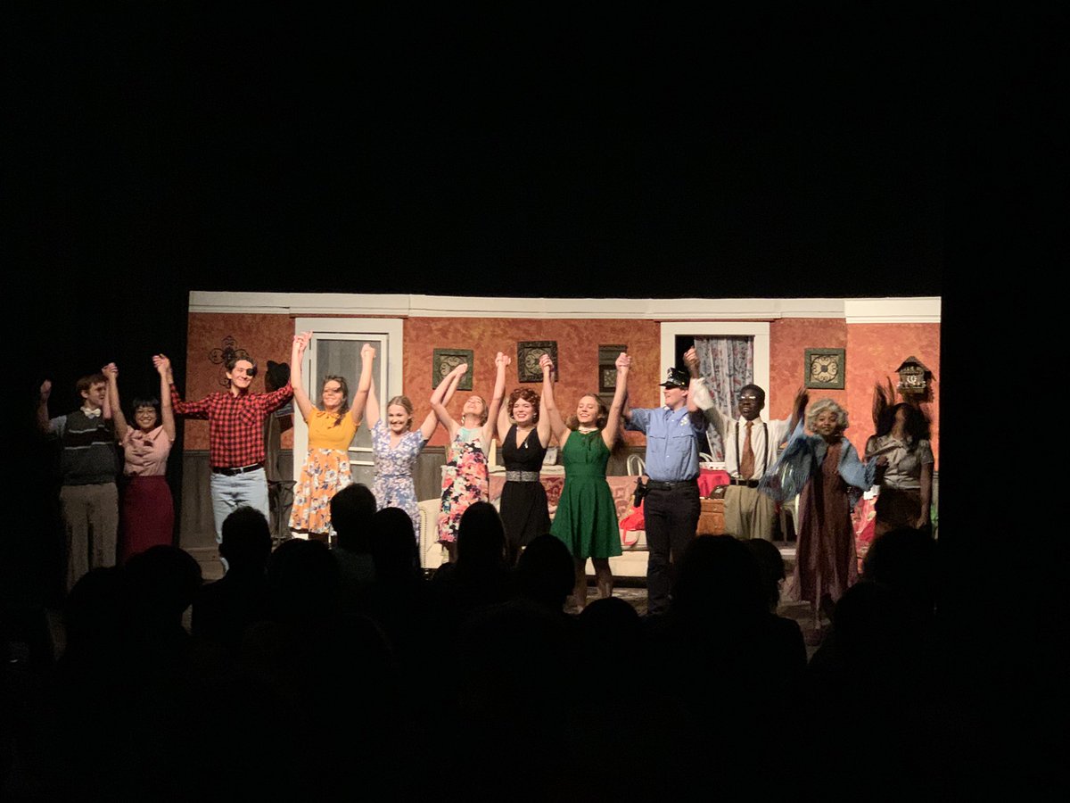 We performed for a SOLD OUT crowd tonight! Join us tomorrow for your last two chances to see THE RED VELVET CAKE WAR!! <a href="/THS_Tigers/">Travis High School</a> <a href="/FineArts_FBISD/">Jared Berry-FBISD Fine Arts</a> <a href="/GETtheHand/">Gette 🎭</a> TTBC.booktix.com