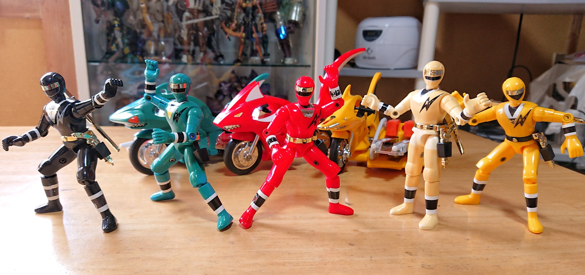 【中古】現状品･破損ｱﾘ)忍者戦隊ｶｸﾚﾝｼﾞｬｰ ｼｬｰｸﾌﾞﾘｯﾀｰ･ﾗﾝﾁｬｰ･ｽﾗｲﾀﾞｰ　ﾊﾞｲｸ&amp;ﾌｨｷﾞｭｱｾｯﾄ(ﾆﾝｼﾞｬﾚｯﾄﾞ無し)[91][240091381163] 中古】現状品・破損ｱﾘ)忍者戦隊ｶｸﾚﾝｼﾞｬｰ ｼｬｰｸﾌﾞﾘｯﾀｰ・ﾗﾝﾁｬｰ