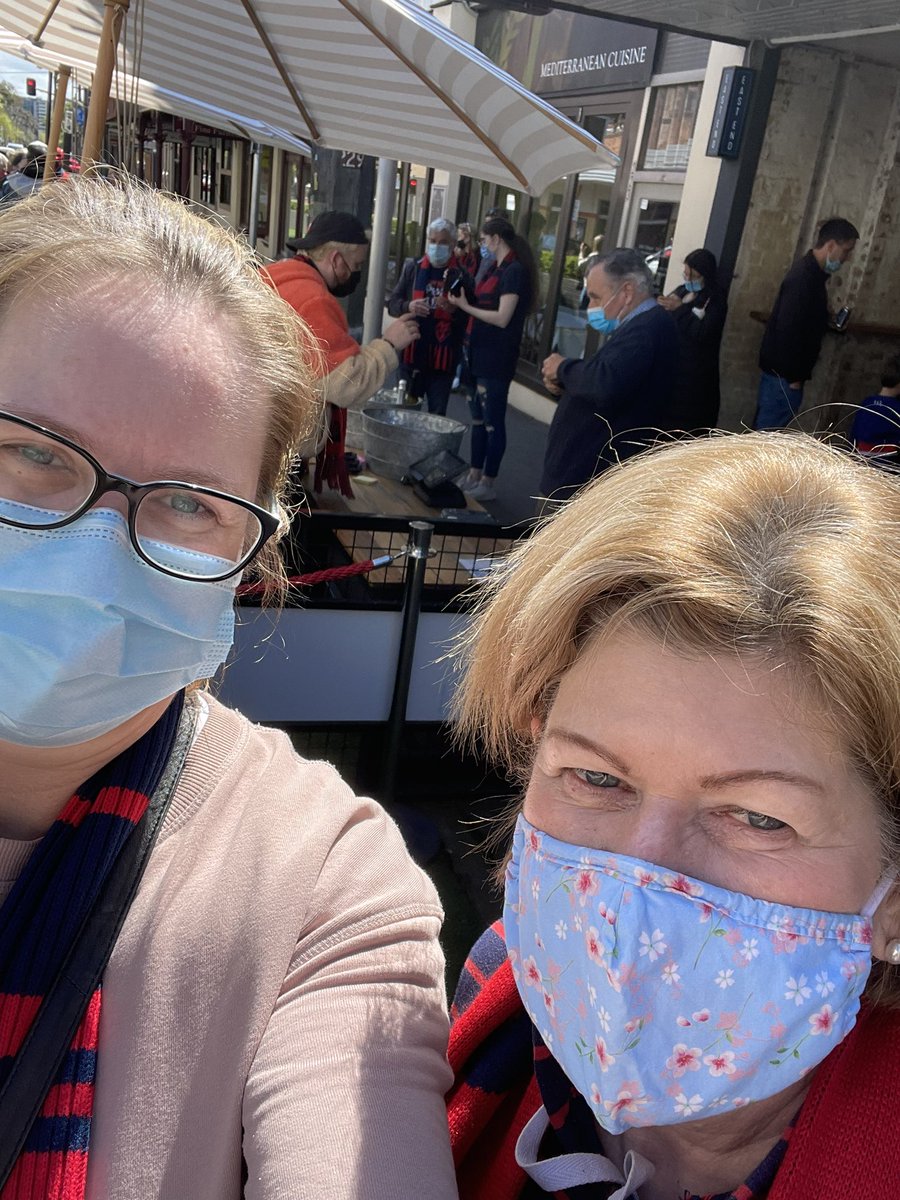 RealK8's tweet image. Clarry for lunch from #eastendwinebar - good to be amongst MFC supporters in locked down Melbourne! Now the countdown is on #AFLGF #GoDees #GiveEmHell @melbournefc