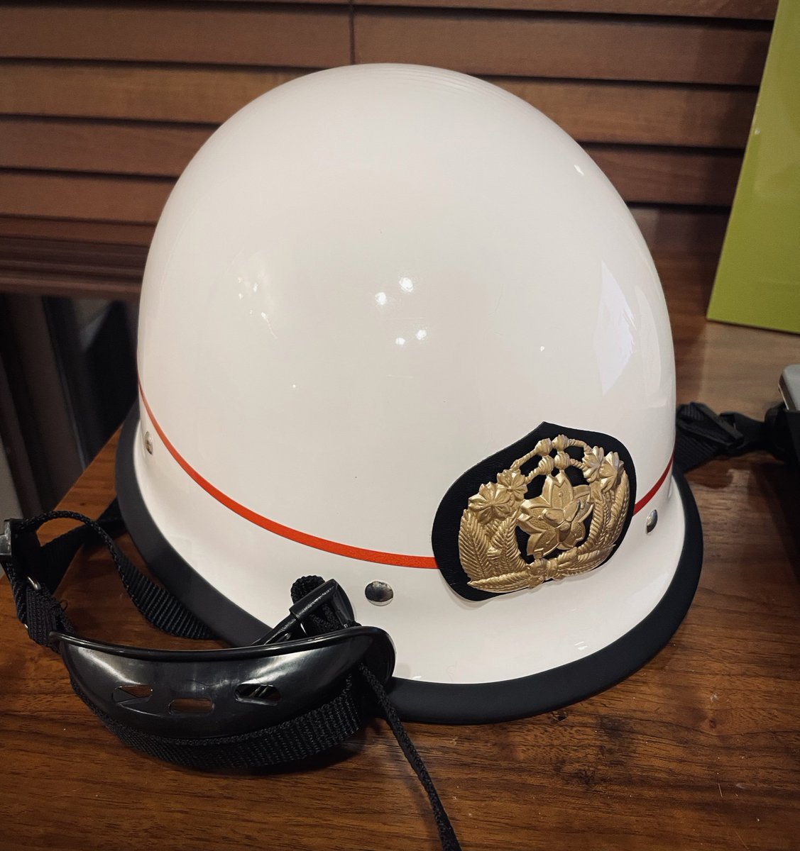 ヒモのところ分からな過ぎて
ヘルメット買いました 