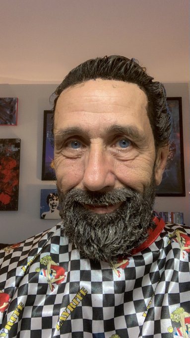 Thank you @OMGitsJessieLee for dying my hair and beard. https://t.co/Vcp76kK9g6<a class="tags" href="/tag/omgitsjessielee">@omgitsjessielee</a>