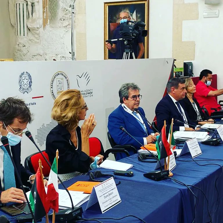 comuni_anci's tweet photo. Confronto e scambio di buone pratiche sul governo del territorio locale per migliorare i servizi ai cittadini. A Siracusa parte il secondo incontro formativo per sindaci e funzionari libici. 

@MunicipiSF @enzobianco_ @ItalyMFA @aics_it @ItalyinLibya 
#municipisenzafrontiere https://t.co/r0CO3AWkTo