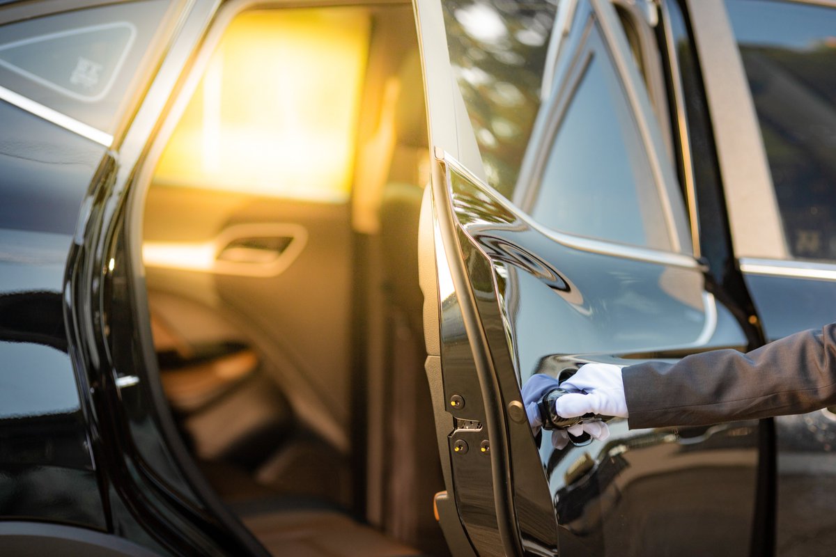 Struggling to #travel because of the petrol crisis? We have ensured all of our #luxury #fleet of #chauffeur vehicles are in good supply. Call 01530481797 or go online to book a journey today: bit.ly/3i28RgA