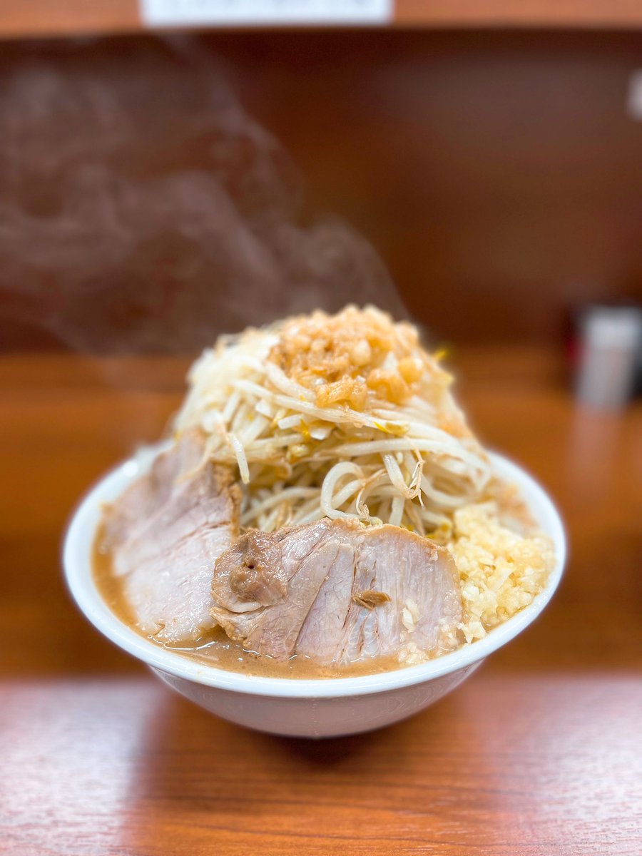 最近は有り難い事に遠方からのお客様が 増え、皆さん帰り道にご飯に悩むと思いますので二郎系の気分の時は是非こちら‼️ ラーメンどでん西川口店  埼玉県川口市並木3-34-3 駐車場はないので近くのコインパーキングをご利用ください🅿️ #どでん #ラーメンどでん #ヤマツ柳屋