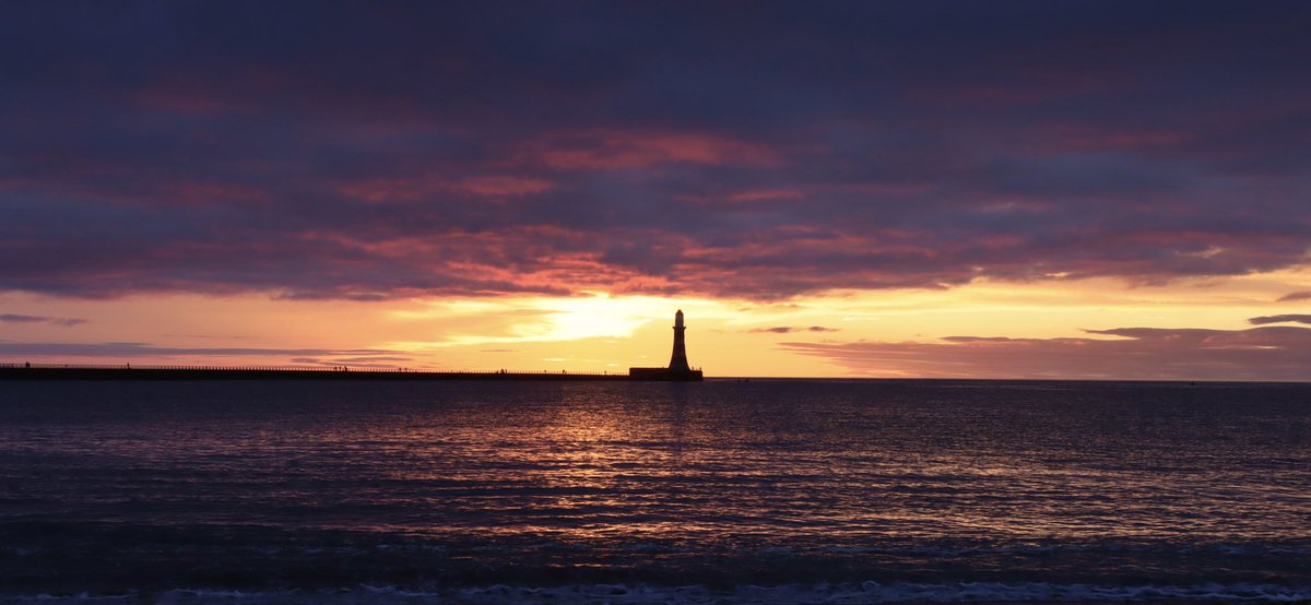 Sunrise at Roker Pier, Seaburn.  #photography
