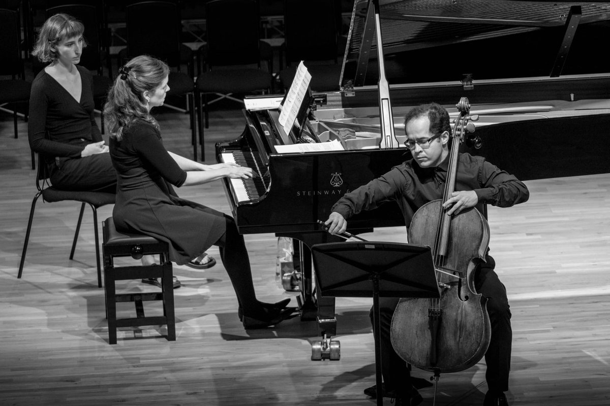 CelloSerna's tweet photo. Big thanks to the Sherborne Abbey Mini-Festival for having us! It was great to play again after a period of silence (for obvious reasons) Great programme and such appreciative audience. https://t.co/EK2RzttShF