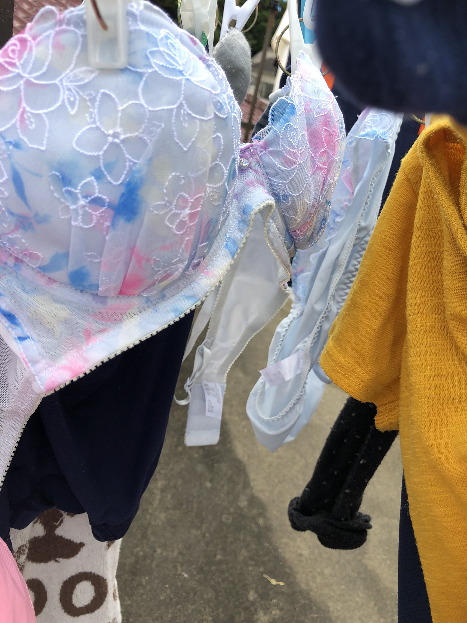 人妻の洗濯物  / X