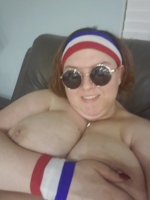 What do you think do I look 90's? https://t.co/fa5TOiTtzb