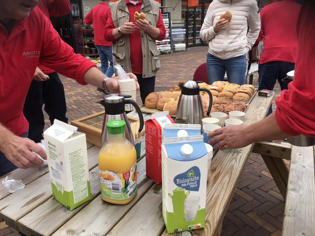 Tussen onze optredens door een heerlijke lunch aangeboden door Bakker Jeroen en Oogzorg Briljant. Twee van onze oud Maestro’s d’Amicitia. Top!