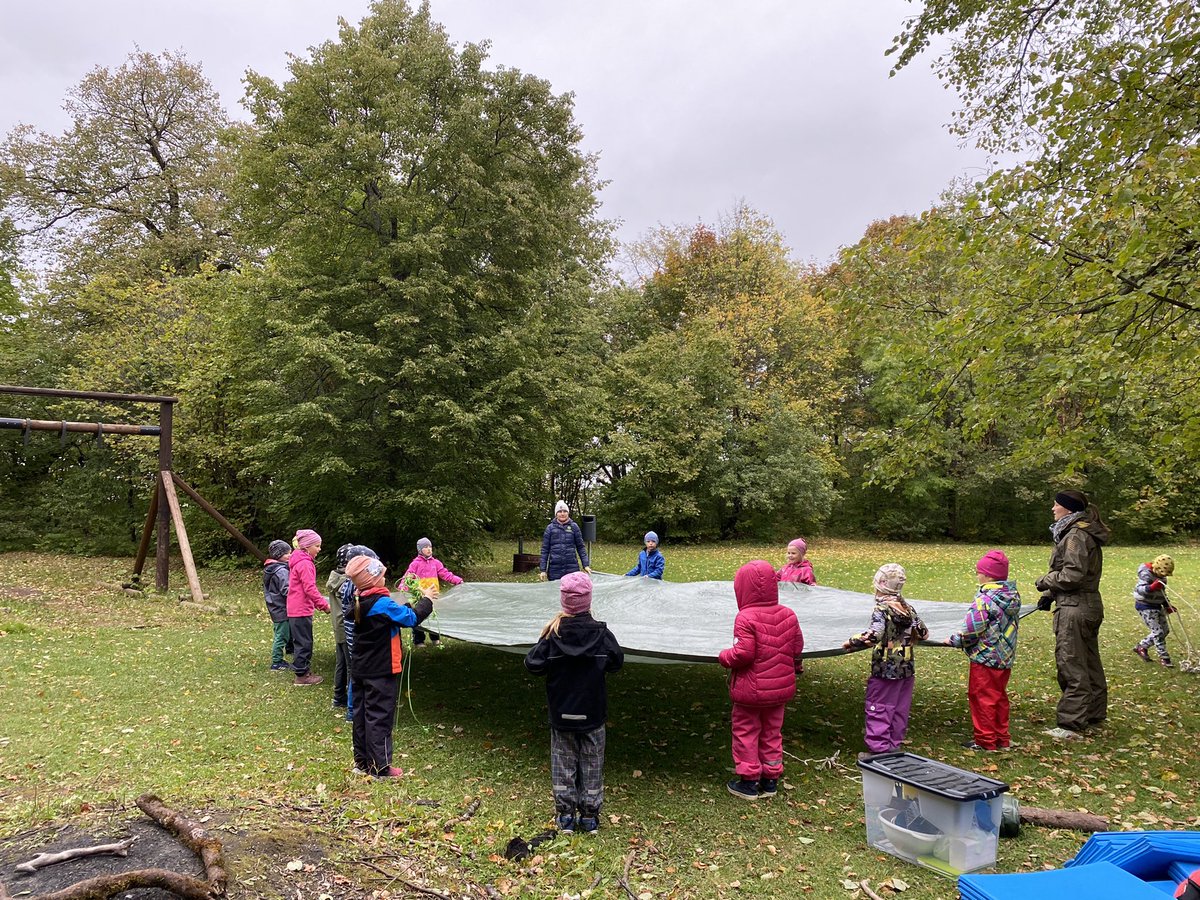 Bu hafta Nature as Teacher (Öğretmenimiz Doğa) adlı Erasmus Projesi etkinlikleri kapsamında Estonya’daydık. Estonya doğayı öğrenme ortamı olarak kullanan başlıca ülkeler arasında yer alıyor. 🍀🌲🌿🍂 <a href="/bahcesehirant/">BK Antalya Parkorman Kampüsü</a> <a href="/sbalci07/">Sevilay Balcı</a> <a href="/HUSEYiNSARI07/">Hüseyin Sarı</a> @KADlRSARl <a href="/ulusalajans/">Türkiye Ulusal Ajansı 🇹🇷 Turkish NA</a>
