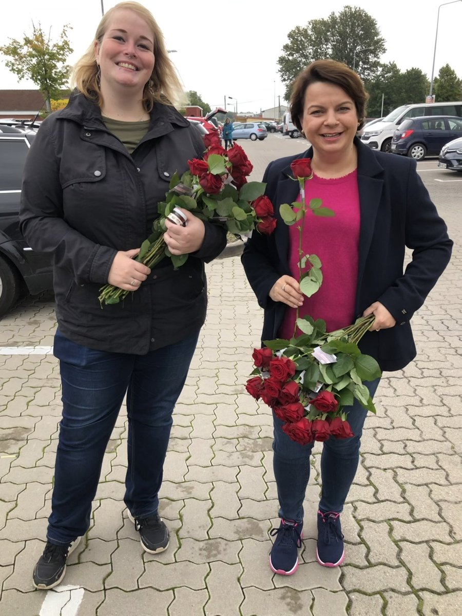 So, das war‘s. 💪🏻
Ein guter aber auch anstrengender Wahlkampf liegt hinter uns. 
Wir haben alles gegeben und bis zum Schluss um jede Stimme gekämpft. 😁 

#GemeinsaMVoran #spd #spdmv #spdmecklenburgvorpommern #jusos #jusosmv #landtagswahl #landtagswahl2021 #bundestagswahl