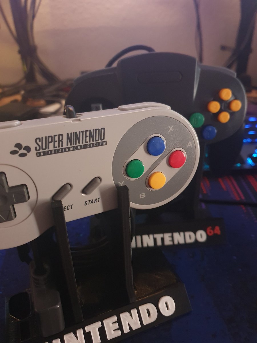 Carter_ccc's tweet photo. 12:45 - Retrobattle zwischen #Retrotink 5X vs. 2X. Dabei folgende Konsolen: #SNES #N64 #Gamecube #PS1 - Schaut gerne mal rein. Wir sind ne weile beschäftigt🙂
#letsplay #smallstreamer #GermanMediaRT #youtubestreamer #retrogaming #retro #RT5X #retrostreamer #youtubede #twitchde https://t.co/eJHDMUWGqU