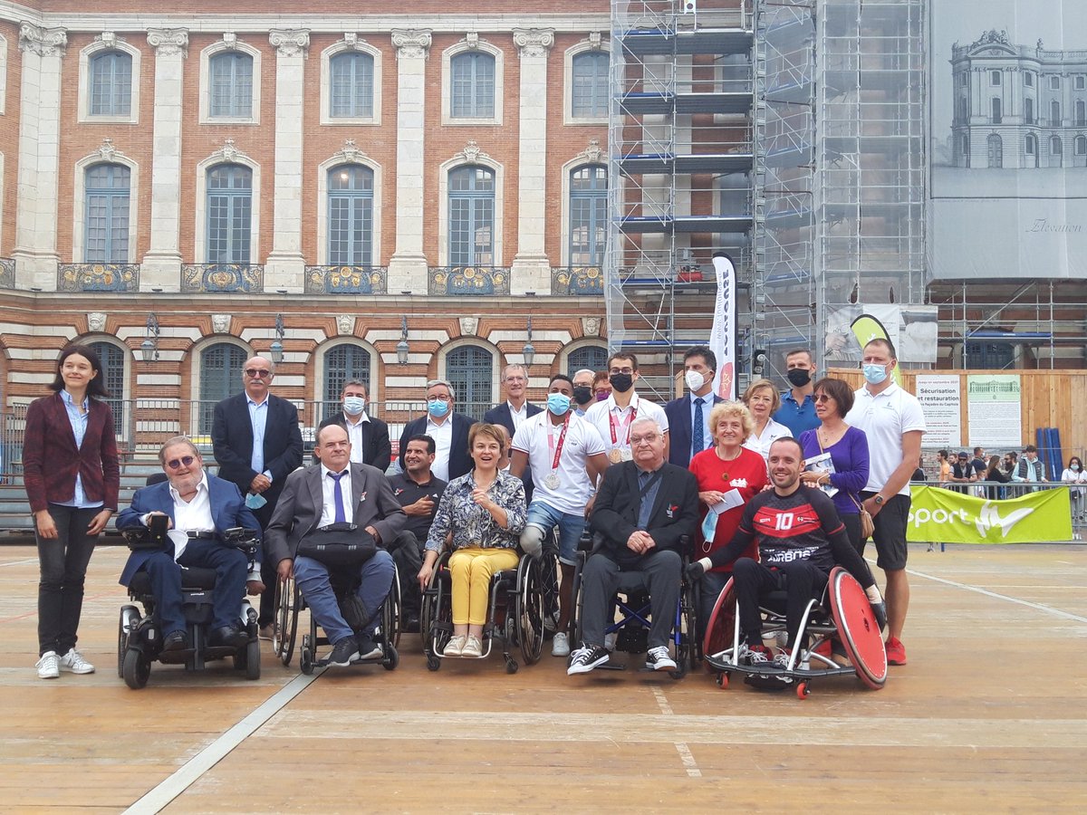 EDF_Occitanie's tweet photo. 📢 @sylvain_vidal délégué  régional @EDFofficiel en #Occitanie  renouvelle le partenariat avec Bernard Darrées @CRHOccitanie : "changeons les regards et soutenons l'#inclusion au travers du sport " https://t.co/gdhxikupPq