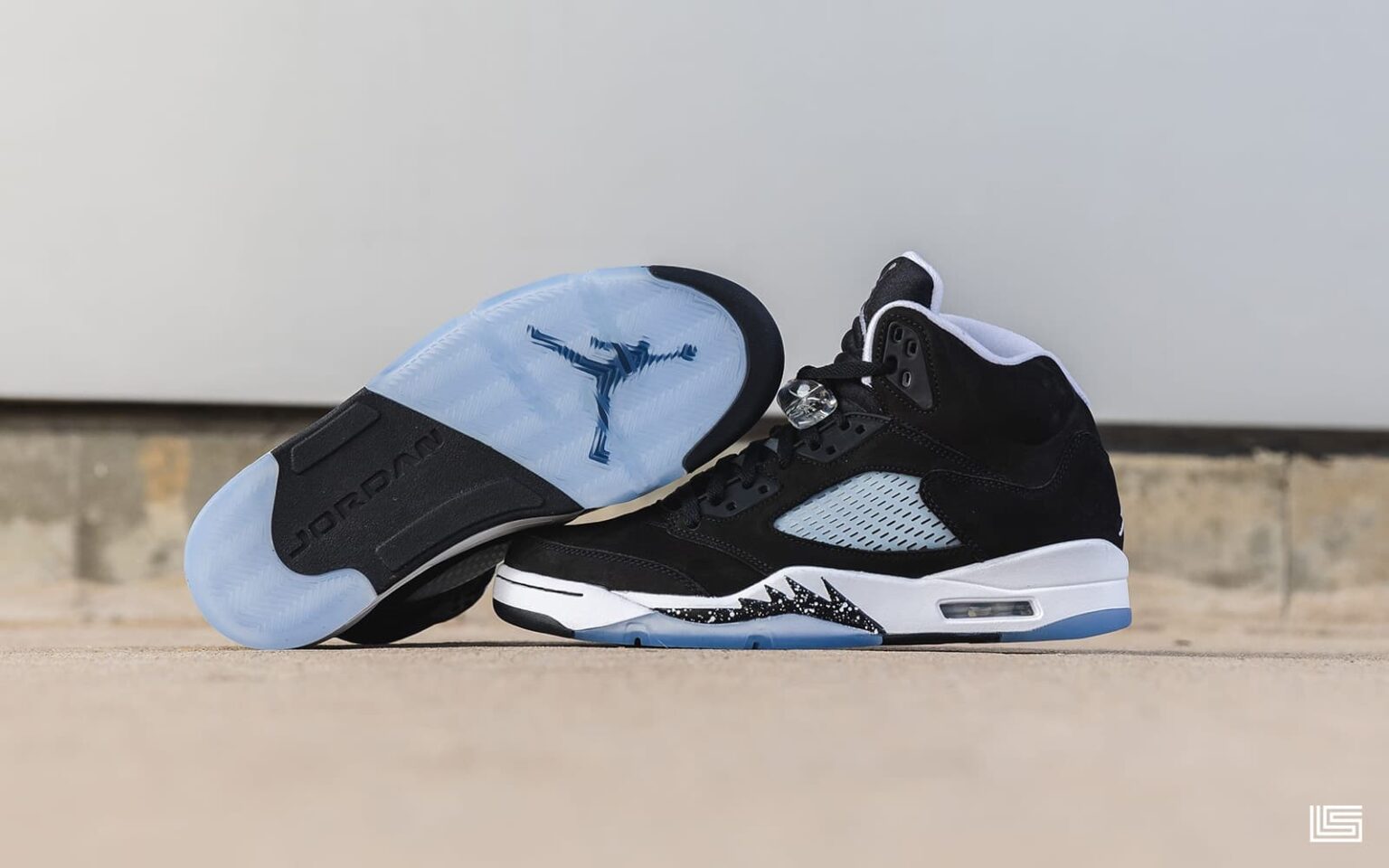 foot locker jordan 5 moonlight