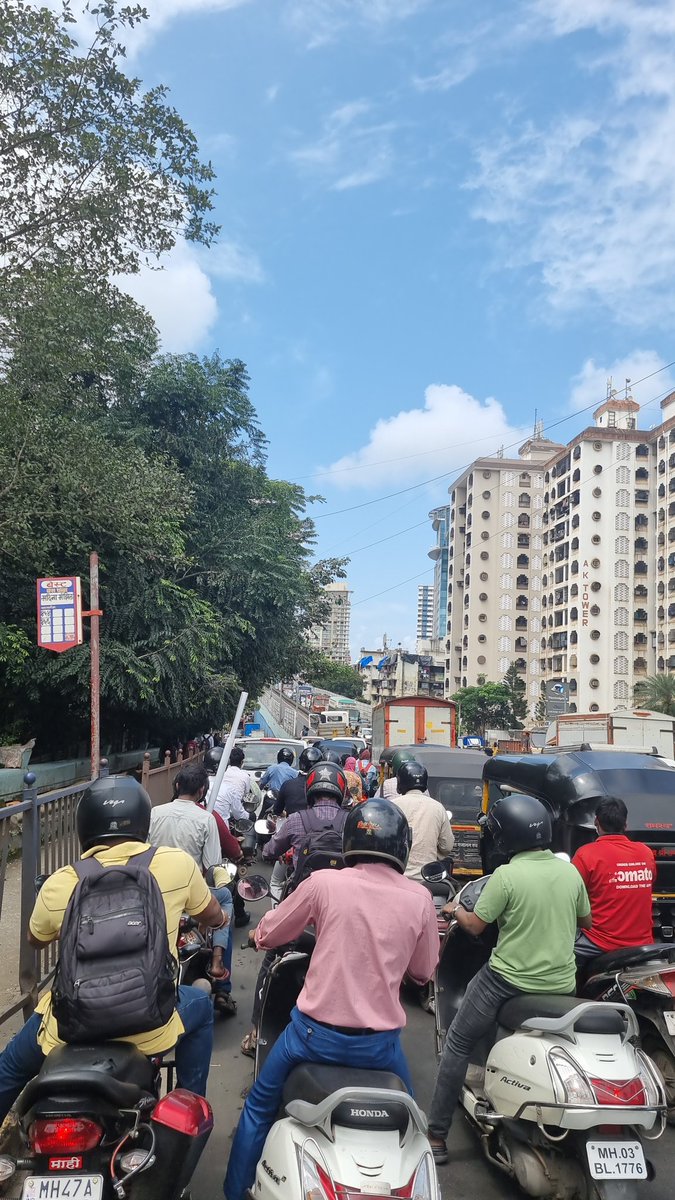imprasadn's tweet photo. Aviod Goregaon bridge for next 2 hours
#trafficjam #goregaon #mumbai https://t.co/EKijf3gDSo