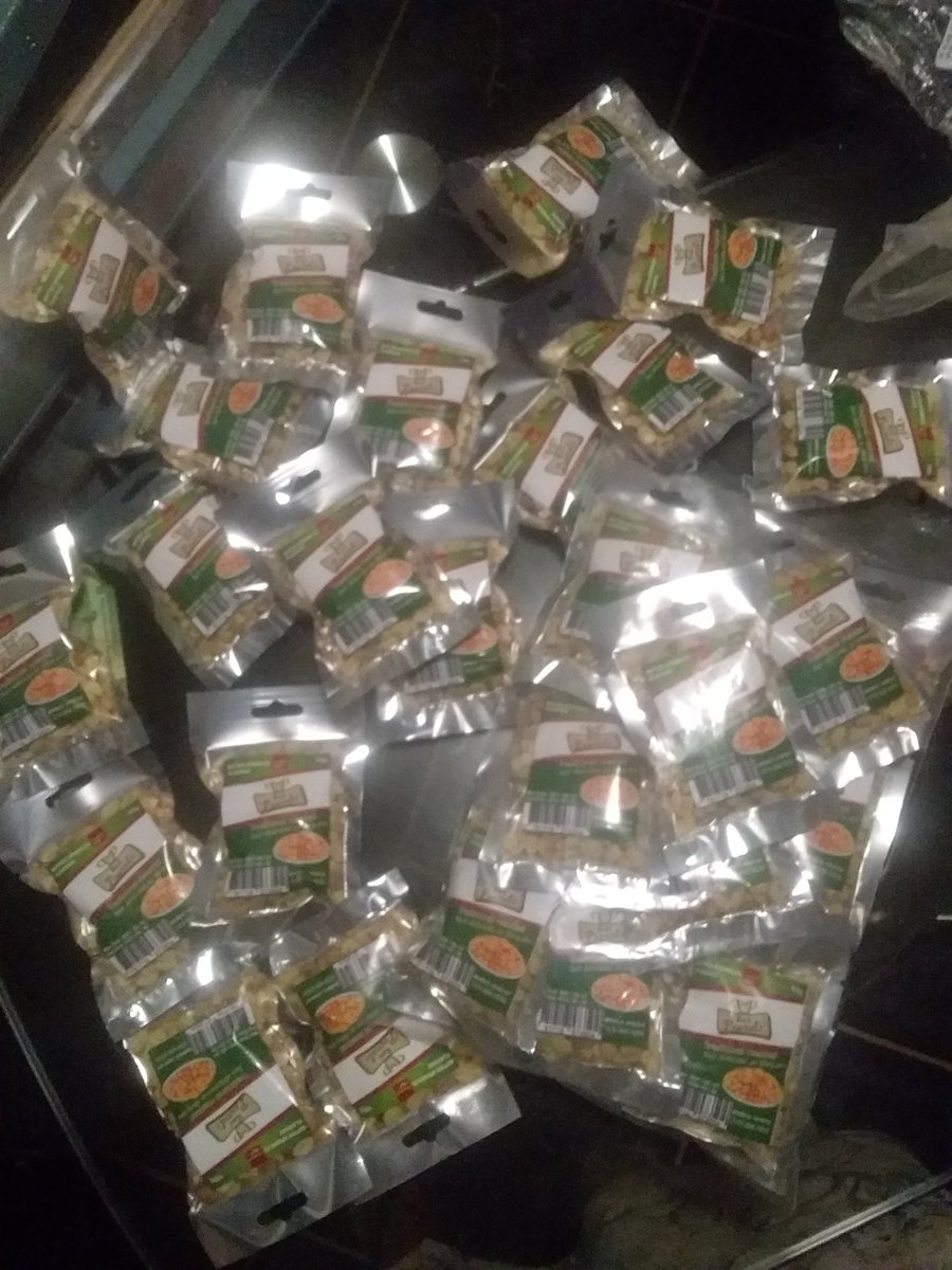 Khadjom's tweet photo. Good Morning Beautiful Souls 
Any plans for the day?
For me, Roasting, Packaging and Selling Kazi Peanuts by Mokgadi Khadjo Matlebjane https://t.co/LvLbj5yUNK