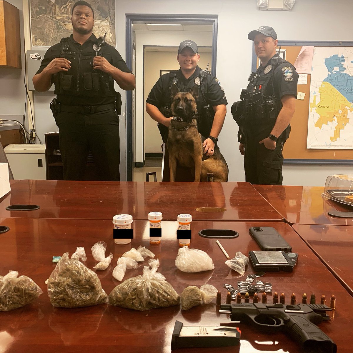 ConyersPD_DCP's tweet photo. Working the streets tonight and my squad hits a good lick! Nice work Officers Bennett, Treadwell and DeCosse and K9s Briscoe and Wick! #k9cops #drugsarebad #allthefelonies @ConyersPolice https://t.co/SPrpoq3RsC
