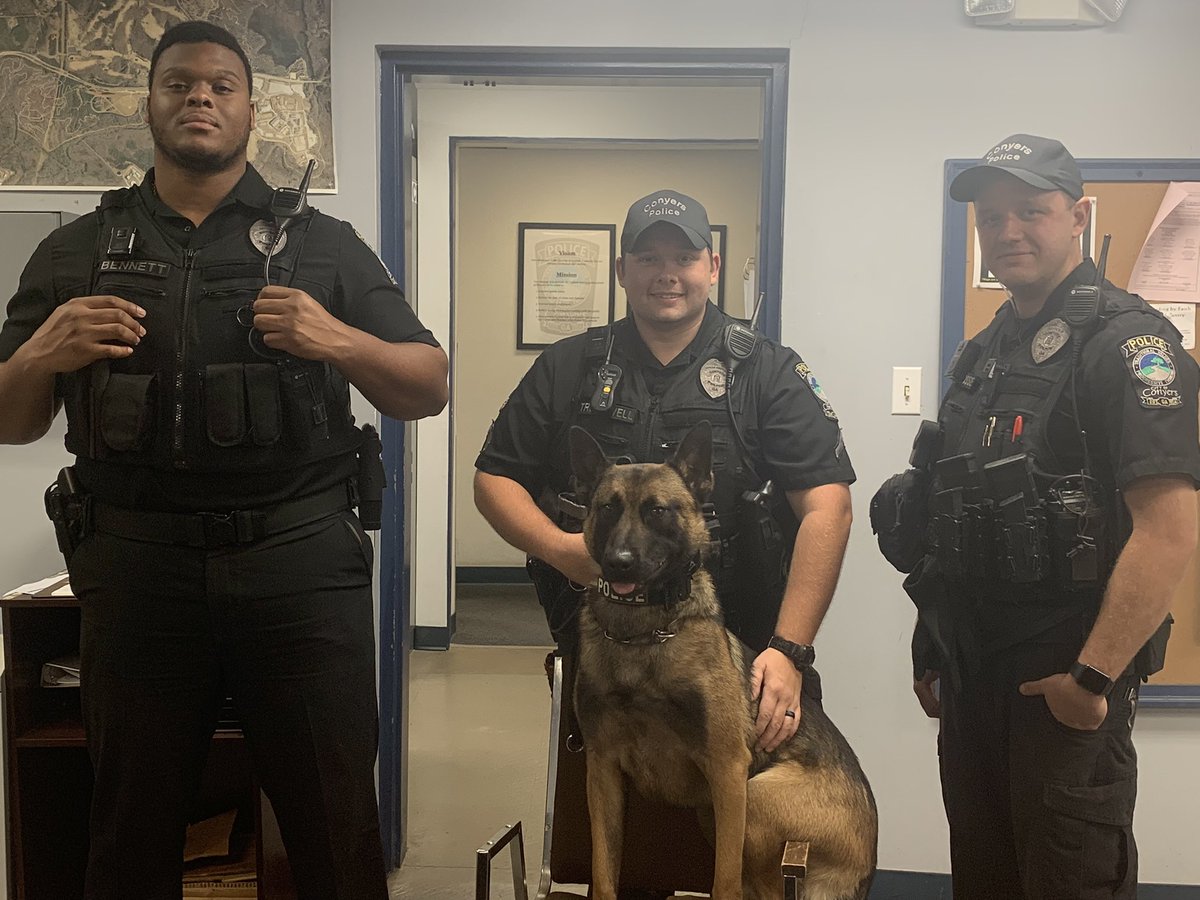 ConyersPD_DCP's tweet photo. Working the streets tonight and my squad hits a good lick! Nice work Officers Bennett, Treadwell and DeCosse and K9s Briscoe and Wick! #k9cops #drugsarebad #allthefelonies @ConyersPolice https://t.co/SPrpoq3RsC