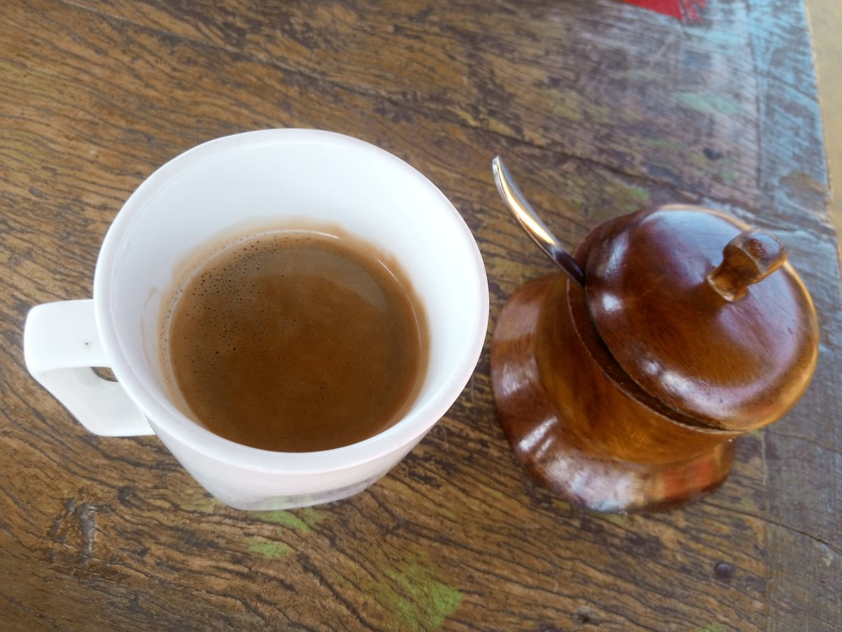 #CoffeeMorning #Mbalecity
#Ecoshambacafe <a href="/rkabushenga/">Snr. Cde. Robert Kabushenga</a> Robert see my morning. You still owe me a visit as promised couple of years ago,after a chat on standardization of coffee!
#casaugandasafaris
#wanalecoffee