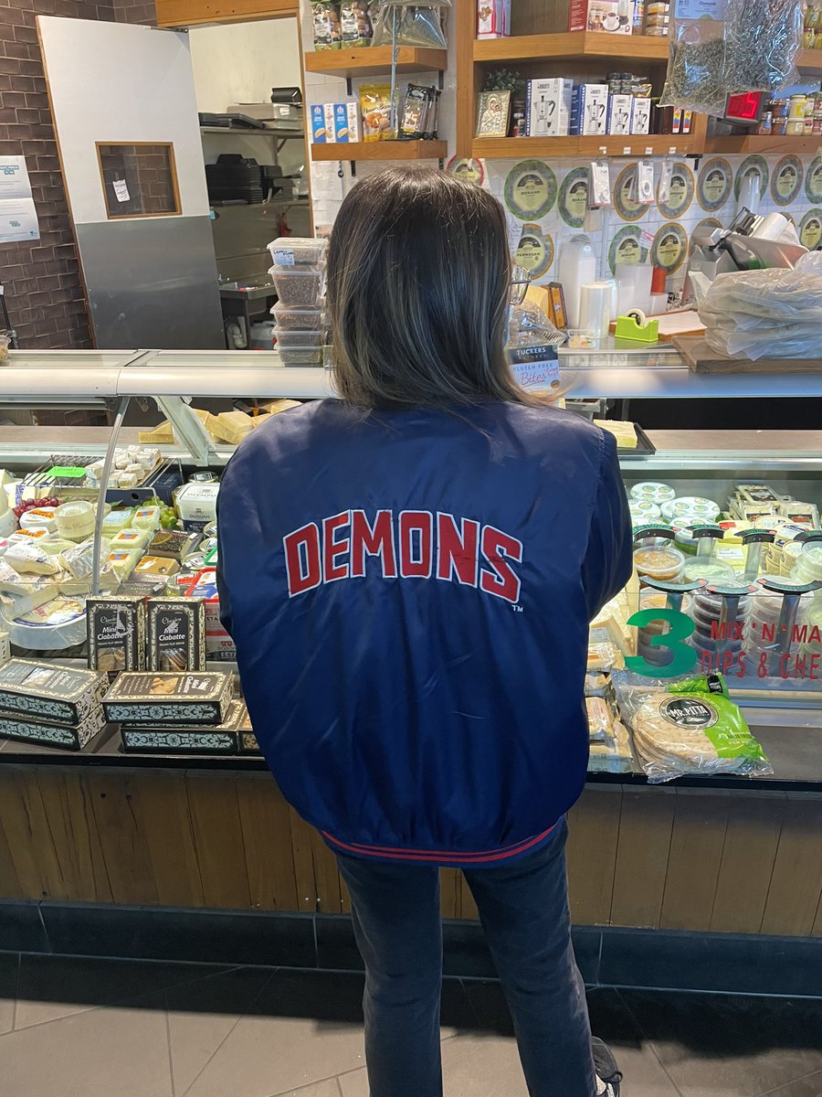 NerdalieMerr's tweet photo. The most important cheese platter I’ll ever make #AFLGF @melbournefc https://t.co/fi9ZkNue5v