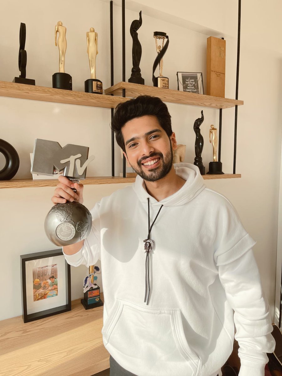 After winning 'The Best India Act' at @mtvema 2020 for 'Control', India's Prince Of Pop @ArmaanMalik22 celebrates receiving its trophy. #ArmaanMalik #Armaanians #MTVEMA #Control #TheBestIndiaAct #PrinceOfPop