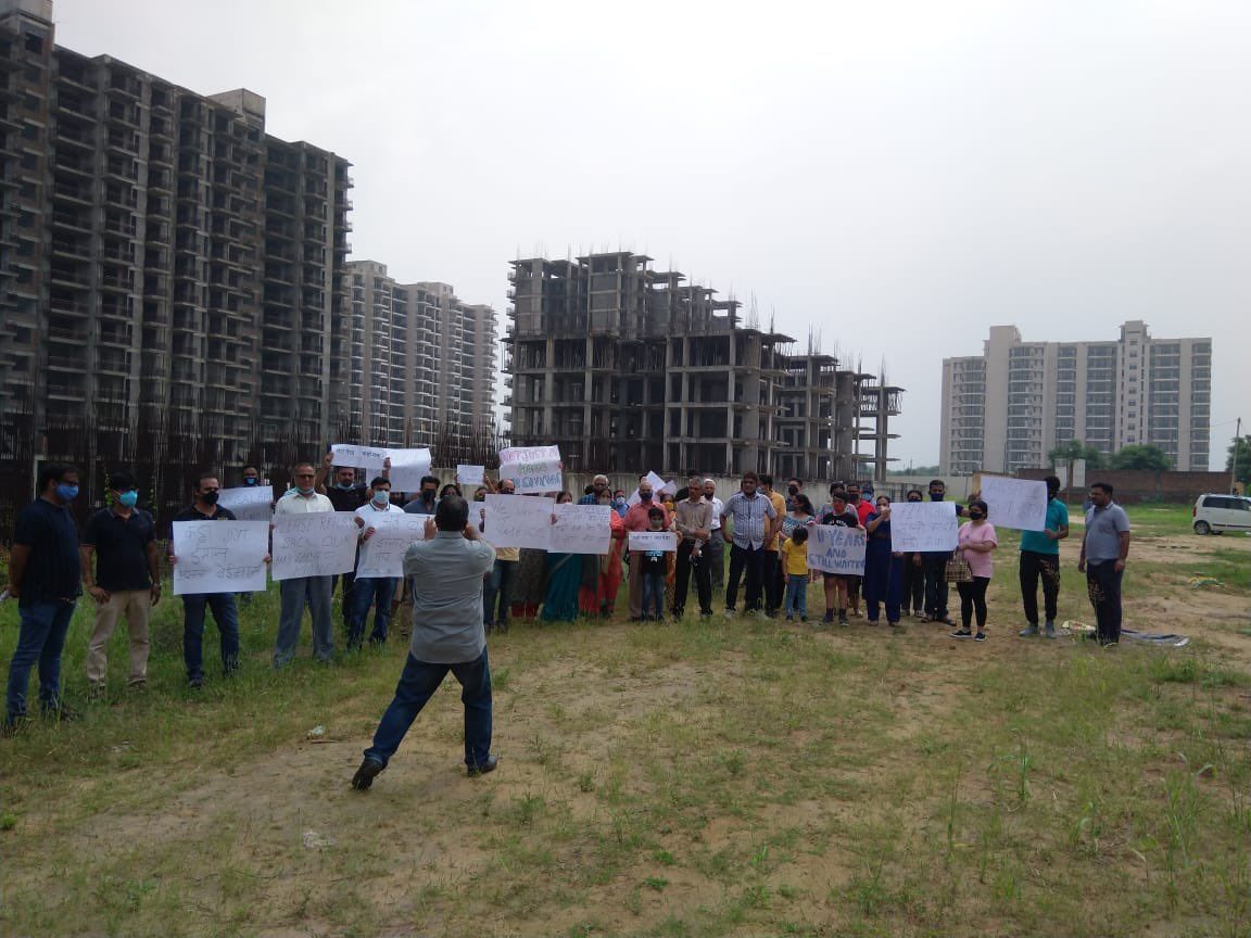 sumittalwar's tweet photo. Shame on Ansal API for delaying their project The Fernhill, Sector 92, Gurugram. 11 years and waiting … shame on @SushantUni @pranavansal @PMOIndia @MoHUA_India @HardeepSPuri https://t.co/xlai3FaITb