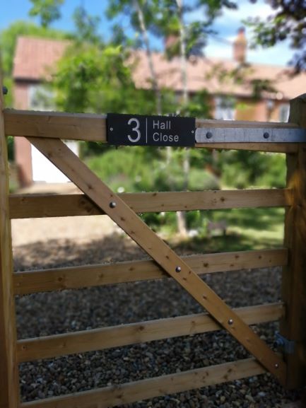 stayinnorfolk's tweet photo. Another 5***** review for which we are most grateful #5starholidaysinnorfolk #holidayinnorfolk #largeholidaycottage #northnorfolkcoast #lovenorfolk #holidaybythesea https://t.co/uqPGYnAWFb https://t.co/9dRycvUMhD