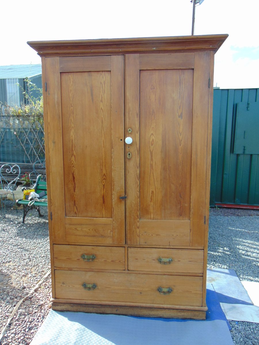 We are open every Saturday and Sunday 10:30am until 4pm.
Why not come and visit us?
#antiqueshop
#vintageshop
#shifnal
#Shropshire 
#VisitShifnal
#LoveShifnal
#AntiquesAreGreen♻️
.