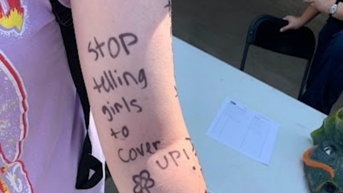 Parents and students are calling on Clovis Unified to make changes to the dress code, and the district says it's open to discussion. abc30.tv/3AKeOc8