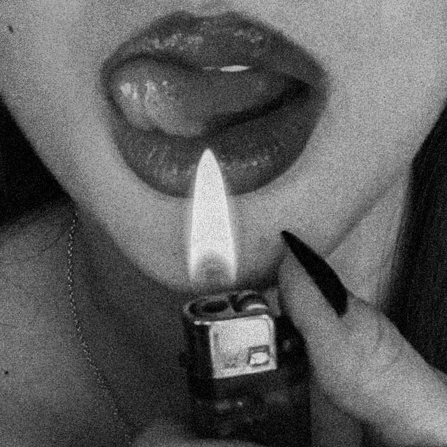 JustimIf's tweet photo. My mascaras too expensive to cry over stupid guys like you https://t.co/Bj8m6u2tQP