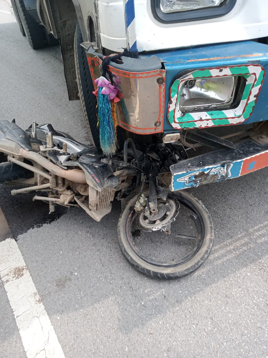 baujidesi's tweet photo. Very Sad News 😢

Shri Ashish Kumar, BM, Chapki under Mirzapur Zone of @MyIndianBank met with an accident and lost his life. He was on Recovery duty on Holiday due to pressure from Zonal Office.

Dear @DFS_India , please ask Banks to refrain from calling staffs on Holiday. 🙏 https://t.co/d3N2LKzuZZ