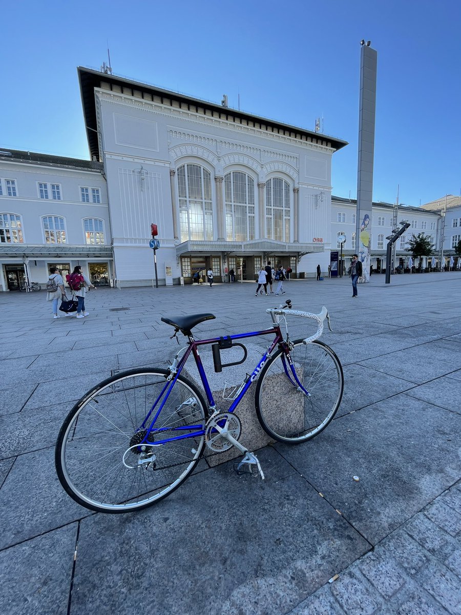 Waiting for my train ride. Gonna be bringing my bike with me to Innsbruck! #peaktransit