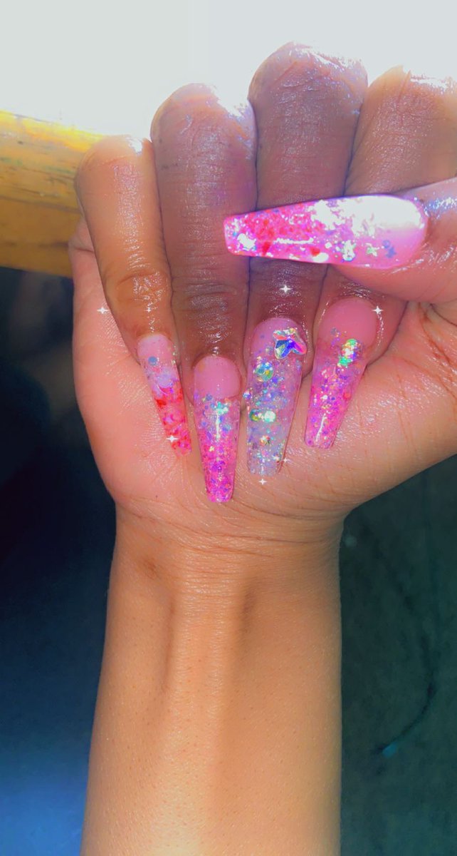 MsHaynesBrown's tweet photo. Right hand is the pink set and the left hand is my blue. Practice makes perfect soooo please, if you’re going to critique my work make sure it’s constructive criticism. Oh! &amp; I used #Makartt #polygel #pink #nailkit &amp; some extra glitter I already had https://t.co/DgN8QgZnsY