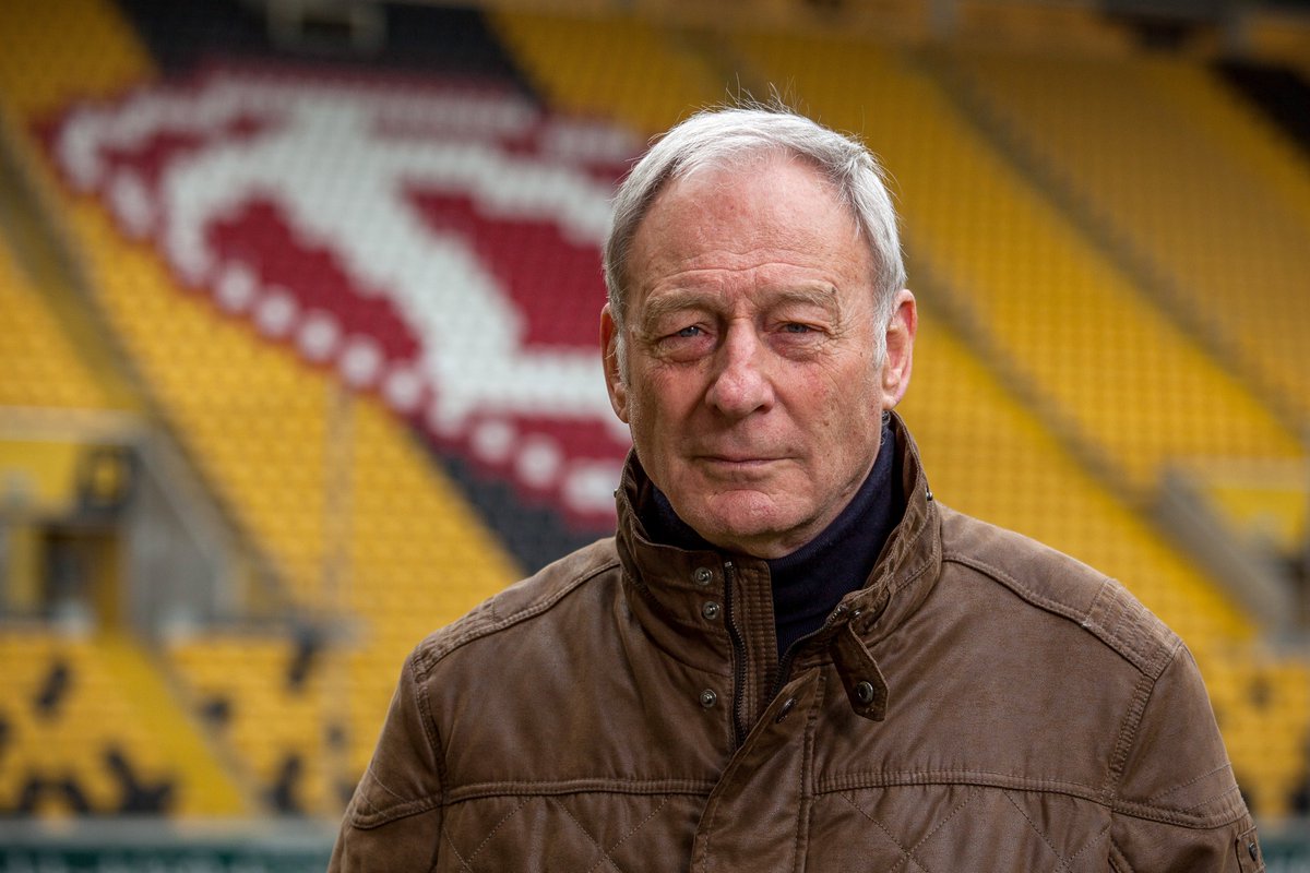 DynamoDresden's tweet photo. In 179 Pflichtspielen trug er das Dynamo-Trikot & stand anschließend bei 176 SGD-Partien als Trainer in der Verantwortung. Am Samstag feiert Gerhard #Prautzsch seinen 80. Geburtstag. 🎂 Wir wünschen viel Freude, Glück & vor allem Gesundheit! 🍀👉 https://t.co/KYsUNjgO9Z #sgd1953 https://t.co/c37qute2G2