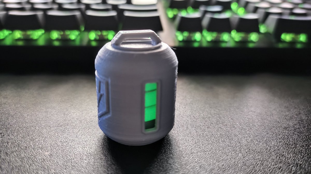 scape510's tweet image. 試作品完成よ😘

内部のリングを蓄光にしているので暗闇で光っちゃう💋
更に小型化すればイヤリングに。大型化すればランタンにもなれるわよ〜😘💕

#FlashForge
#CreatorPro2
#APEX 
#ApexLegends 
#エーペックス 
#エーペックスレジェンズ