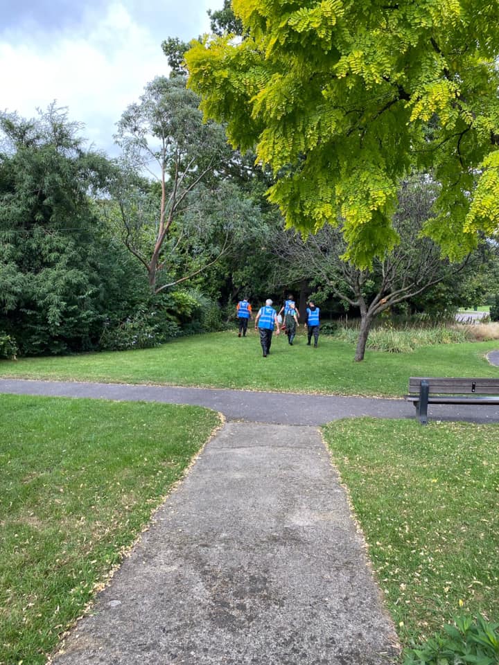EnfieldCouncil's tweet photo. The great outdoors is the best medicine! By volunteering on one of our outdoor projects with @Thames21, you can connect with nature, help with #ClimateActionEnfield objectives and also improve mental health outcomes. Find out how you can get involved at https://t.co/bQftWMES4m https://t.co/lWWK0NT5SR