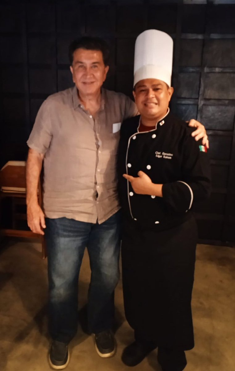 Gracias a mi querido amigo y paisano el chef Edgar Ramón, comí la mejor comida japonesa, la misma que he disfrutado en Tokio. Un honor estar en su lista de comensales: Bush padre, Shakira, Salma Hayek y Raúl Peimbert, entre ellos. Edgar sirve en Mr. Kao de mi amigo Sergio Pazos.