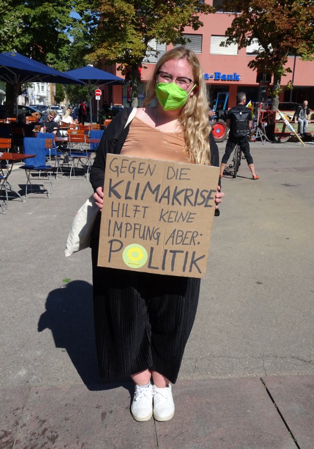 <a href="/vikkruse/">Viktoria Kruse</a> gestern auf der Göppingen #Klimademo,
unsere grüne BT-Kandidatin.