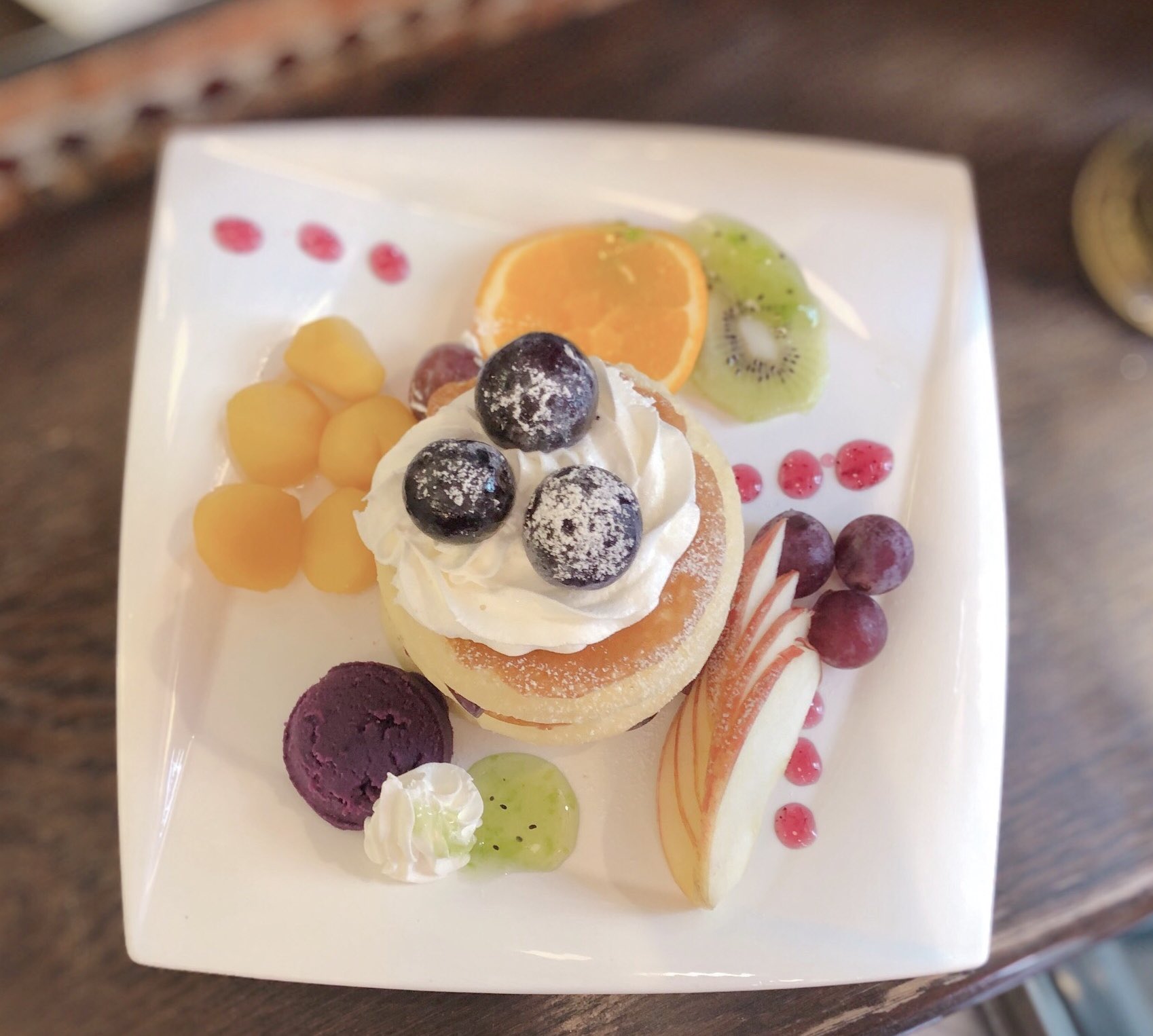 Procafe プロカフェ Twitter પર 秋の深まりを実感して参りました 10月3日を持ちまして メロンのパンケーキは 終了となります 10月4日からマロンのタワーパンケーキがスタートしますので 是非ご賞味くださいませ マロン 秋スイーツ プロカフェ パン