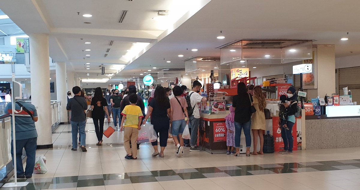 Anak anak sudah bisa ke Mall...👍👍👍

Tetap jaga prokesnya... ya..
Jaga kesehatan bersama nggeh... 🙏🙏

<a href="/e100ss/">Radio Suara Surabaya</a>